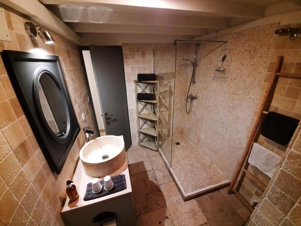 Apartament Un Coin De Luberon LʼIsle-sur-la-Sorgue Zewnętrze zdjęcie